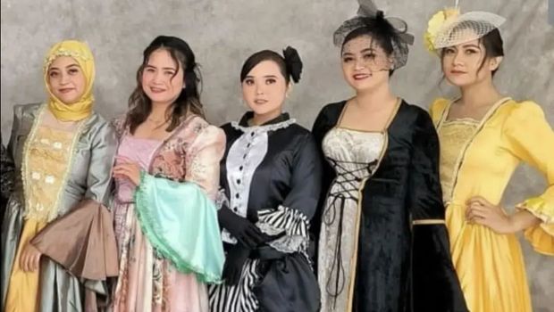 Tempat Sewa Baju Adat Tradisional hingga Kostum Pejuang di Surabaya