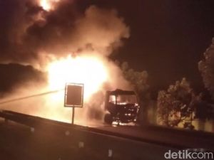 Truk Tangki BBM Terbakar di Tol Belmera, Pertamina Buka Suara
