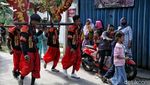 Tumpah Ruah Kirab Pergosi Odong-odong di Bekasi
