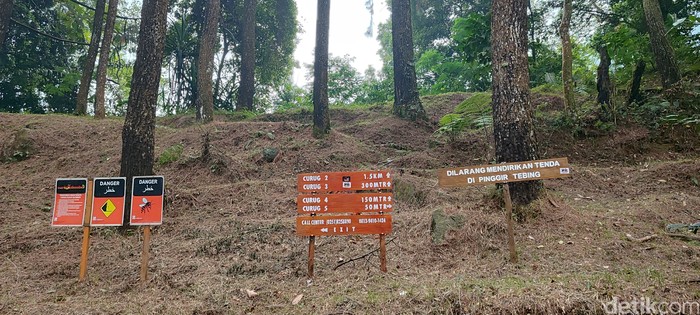 Turis Arab di Curug Cilember Bogor Turis Arab di Curug Cilember Bogor