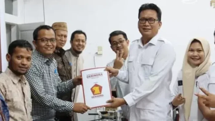 Akademisi Jambi yang vokal mengkritik pemerintah Jambi maju sebagai bacaleg.
