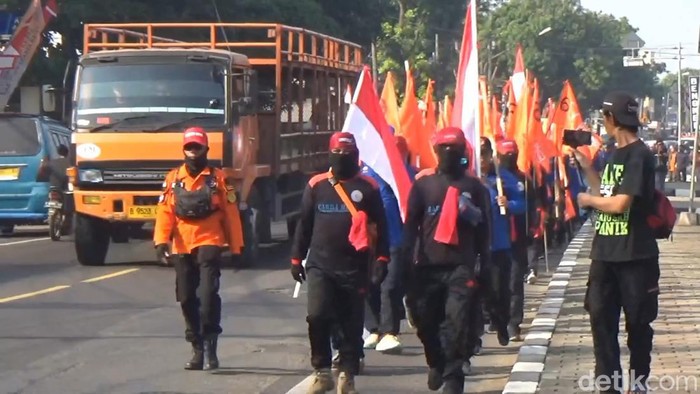 Aksi longmarch buruh