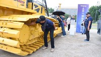 Produk Bulldozer Shantui sudah sejak tahun 2005 melalui distributor resmi Gaya Makmur Tractors masuk ke Indonesia untuk mendukung pembangunan di berbagai sektor di Indonesia.  