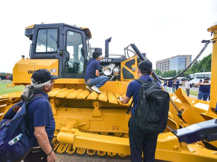 Alat Berat Dukung Pembangunan Infrastruktur Indonesia