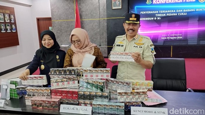 Barang bukti rokok ilegal di Garut