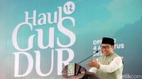 Kata Cak Imin, semasa Gus Dur hidup, dirinya bisa dikatakan sebagai asisten informal untuk pendiri PKB tersebut. Sebab, dalam setiap agenda yang dilakukan oleh Gus Dur, Cak Imin mengaku selalu diajak. 