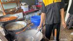 Bikin Nagih! Di Sini Ayam Goreng Ditimbun Bawang Goreng yang Gurih Wangi