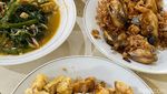 Bikin Nagih! Di Sini Ayam Goreng Ditimbun Bawang Goreng yang Gurih Wangi