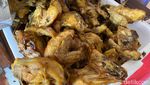 Bikin Nagih! Di Sini Ayam Goreng Ditimbun Bawang Goreng yang Gurih Wangi