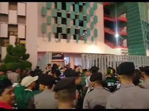 Diprotes Bonek Usai Kalah Lawan Persikabo, Ini Pembelaan Aji Santoso