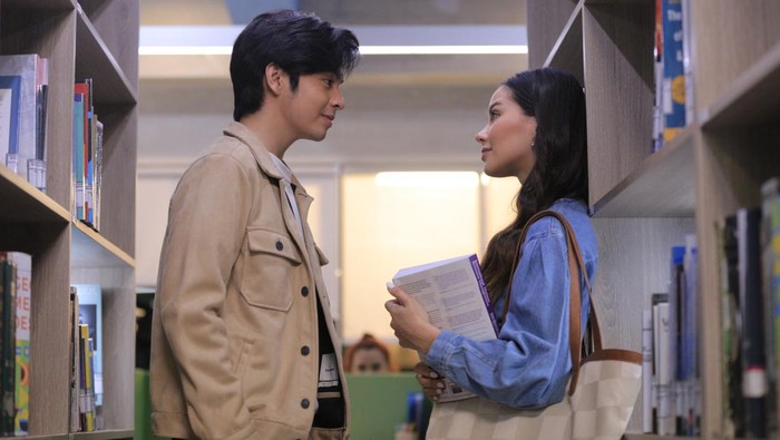 Cuplikan adegan dalam film Catatan Si Boy (2023).