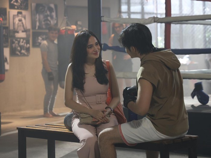Cuplikan adegan di film Catatan Si Boy (2023).