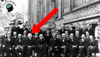 Marie Curie adalah satu-satunya wanita dalam foto ini di antara ilmuwan hebat dan dia adalah satu-satunya yang memperoleh dua nobel. Foto: Instagram/factologys