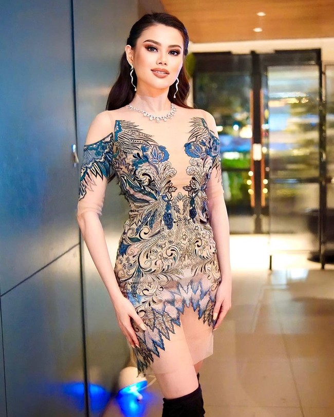 Sebagai pemenang, ia berhak mewakili di Miss Global 2018 tingkat internasional.  Malam finalnya berlangsung di Manila, Filipina, pada 19 Februari 2019. (Foto: Instagram @fabienne_fng)