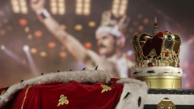 Fans Queen Merapat, Koleksi Pribadi Freddie Mercury Ini Dilelang