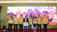 Ini menjadi salah satu bukti prestasi yang pernah diraih saat dirinya mengabdi di partai Golkar itu.