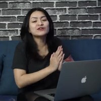 Setelah bercerai dari komedian Sule, Nathalie Holscher memutuskan untuk melepas hijabnya. Meskipun banyak mendapat kritik dari netizen, Nathalie tak ambil pusing dan menanggapi keputusannya itu. Foto: Instagram