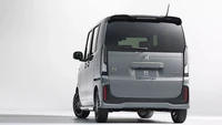 Bagian belakang juga mendapatkan lampu belakang LED yang lebih tipis yang mengapit pintu belakang yang besar. Foto: Honda