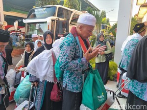 Kloter Haji Terakhir Tiba di Surabaya, 24 Jemaah Masih Tertinggal