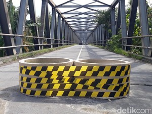 Jembatan Glendeng Penghubung Tuban-Bojonegoro Ditutup Total