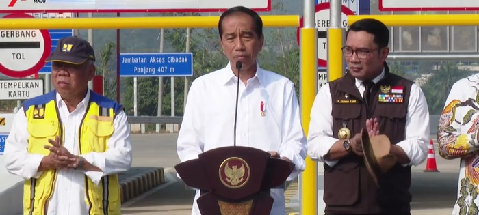 Jokowi saat meresmikan tol Bogor-Ciawi-Sukabumi (Bocimi) ruas Cigombong-Cibadak Jokowi saat meresmikan tol Bogor-Ciawi-Sukabumi (Bocimi) ruas Cigombong-Cibadak.