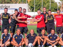 Jose Mourinho Peluk Pemain Gaib, Kasih Kode ke AS Roma?