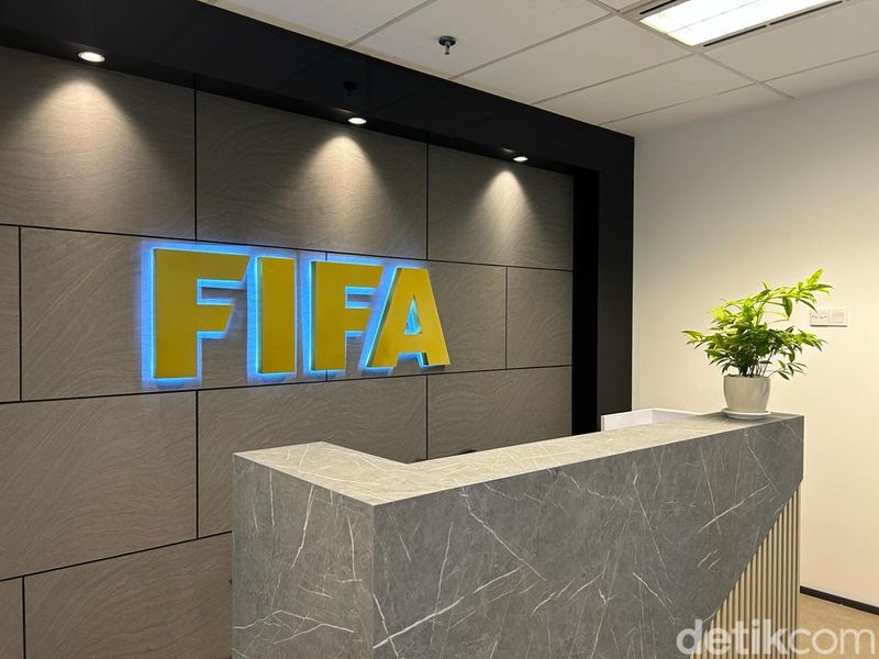 FIFA akan berkantor di Jakarta. Lokasi kantor FIFA itu adalah di Menara Mandiri II, di kawasan Sudirman, Jakarta Selatan.