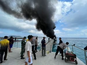 Detik-detik Kebakaran Speedboat di Nusa Penida-Wajah Kapten Kapal Terbakar