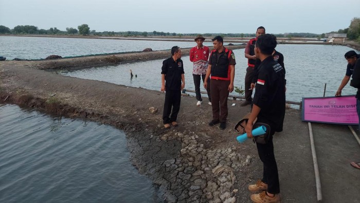 Kejari Indramayu menyita dua bidang tanah milik tersangka korupsi BPR Karya Remaja Indramayu