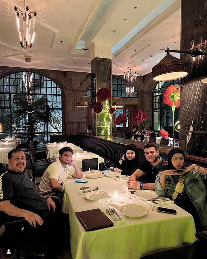 Keseruan Yislam Jaidi, Kakak Fadil Jaidi yang Doyan Nasgor dan Gudeg Keseruan Yislam Jaidi, Kakak Fadil Jaidi yang Doyan Nasgor dan Gudeg
