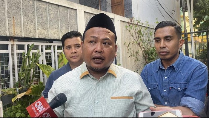 Ketua Generasi Muda Partai Golkar (GMPG), Sirajuddin Abdul Wahab, memenuhi panggilan klarifikasi Dewan Etik Partai Golkar usai acara diskusi sempat ricuh beberapa waktu lalu. Sirajuddin, yang juga kader, diklarifikasi soal isu Munaslub Golkar yang berkembang.