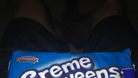 Oreo ikonik dengan krim putih di antara cookiesnya. Tapi kalau sandwich cookies yang satu ini namanya Creme Betweens. Foto: BuzzFeed/Reddit
