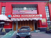 Hari Pertama di Sel, Kalapas Kerobokan Ungkap Kondisi Rektor Unud