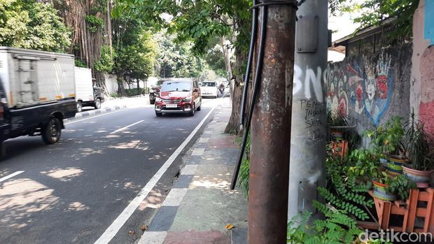 Lokasi ojol tewas tersangkut kabel di Jalan Brigjen Katamso, Palmerah, Jakarta Barat