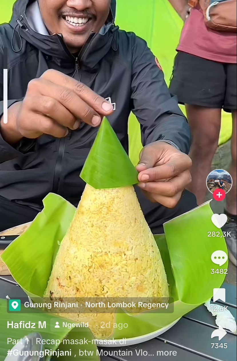 Masak nasi tumpeng di Gunung Rinjani