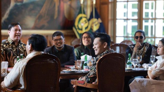 Momen pertemuan Prabowo dengan selebgram dan komika di Kemhan