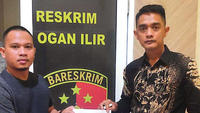 Okku Chandra melaporkan seorang istri polisi atas dugaan penganiayaan. (Foto: Istimewa)