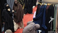 Pameran menghadirkan beragam produk halal seperti fashion, paket umrah, buku muslim, pendidikan Islam, kelas memasak, dan komunitas.   