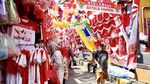 Pasar Mester Jatinegara Bernuansa Merah Putih Jelang HUT RI