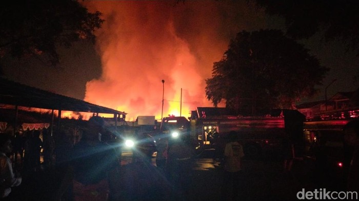 Pasar Sadang Serang Bandung kebakaran, Jumat (4/8/2023)