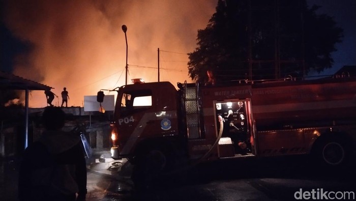 Pasar Sadang Serang, Kota Bandung, kebakaran, Jumat (4/8/2023).