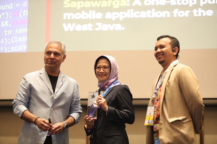 Pemerintah Provinsi Jawa Barat (Pemprov Jabar) meraih penghargaan Recognition of Excellence dari OpenGov Asia.