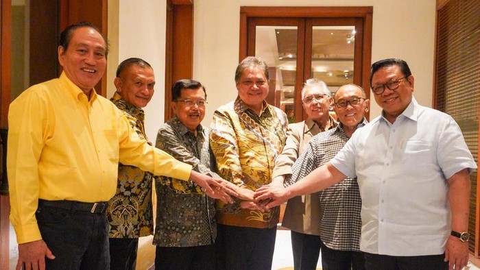 Pertemuan tertutup Airlangga dengan elite Partai Golkar di Darmawangsa Hotel, Kebayoran Baru, Jakarta Selatan, Jumat (4/8/2023).