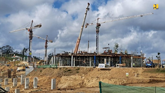 Hingga akhir Juli 2023 progres pekerjaan Penataan Sumbu Kebangsaan Tahap I ini sudah mencapai 48,38%.