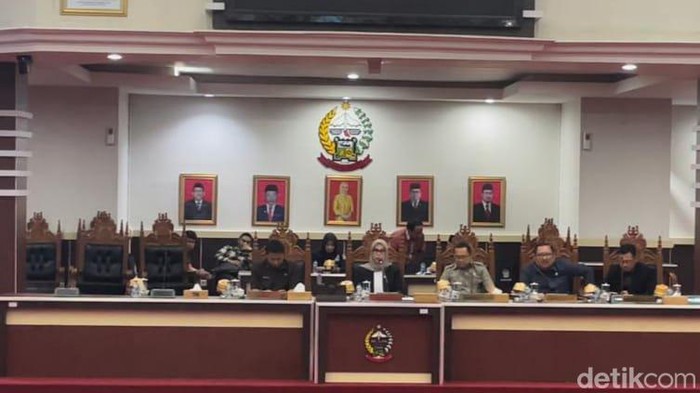 Rapat paripurna DPRD Sulsel.