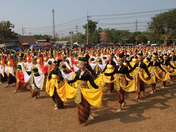 506 Orang Menari Bedoyo Putri Mojosakti Pecahkan Rekor MURI