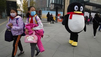 Usulan aturan ini juga melarang anak-anak menggunakan ponsel antara pukul 22.00 sampai 06.00 keesokan harinya. Namun ada beberapa pengecualian terkait timing ini karena layanan edukasi dan aplikasi layanan darurat tidak ikut dibatasi.  