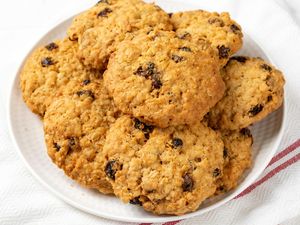 Resep Kue Oatmeal dan Kismis, Renyah Manis Untuk Teman Ngopi