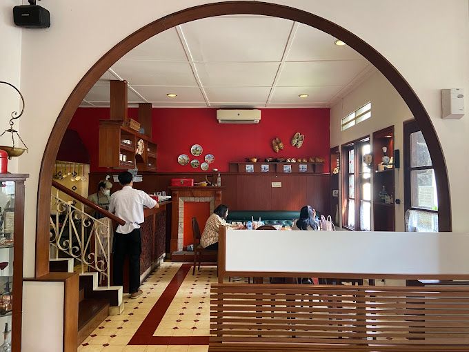 Nostalgia Makan Enak di 5 Restoran Belanda Klasik yang Eksis hingga Kini