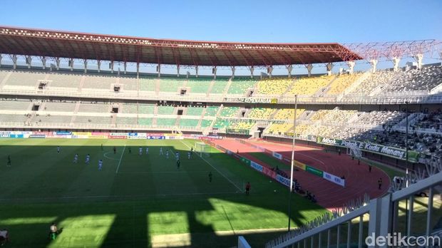 stadion gbt sepi penonton